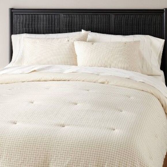 Hearth And Hand Comforternull